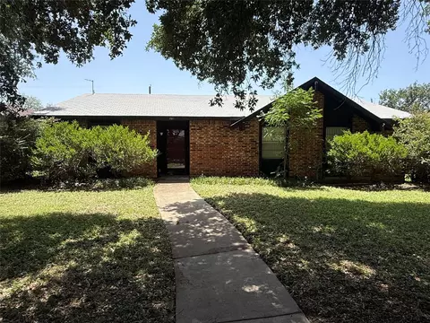 1518 Carnation Dr, Lewisville, TX 75067