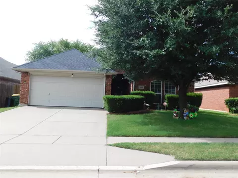 1516 Baslow Ln, Burleson, TX 76028