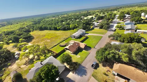 804 Foxhollow Rd, Eastland, TX 76448