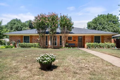 2004 Ford St, Arlington, TX 76013