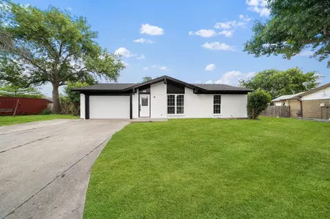 2118 Lamont Dr, Garland, TX 75040