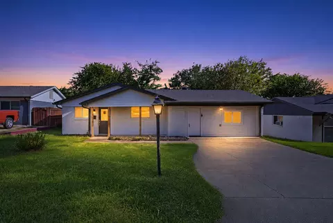 6632 Ellis Rd, Fort Worth, TX 76112