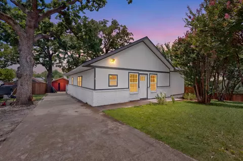 908 W Heron St, Denison, TX 75020
