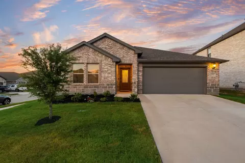 2536 Peoria Dr, Fort Worth, TX 76179