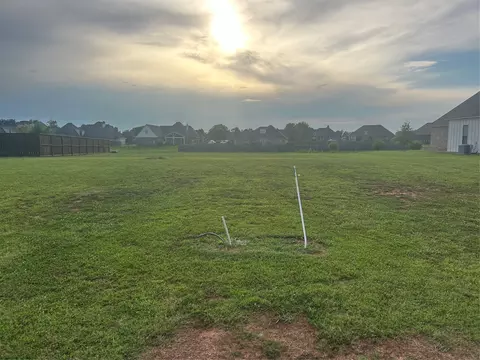 738 Smokehouse Loop, Benton, LA 71006 photo 3