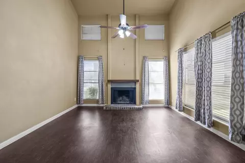5516 Boca Raton Blvd #310, Fort Worth, TX 76112