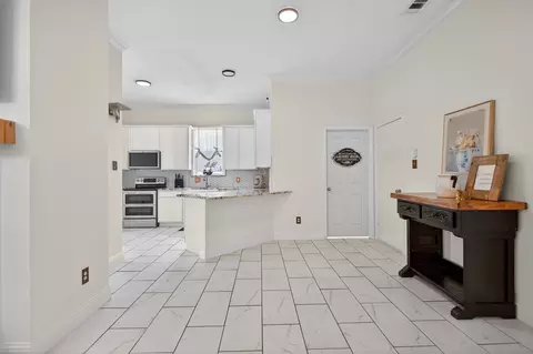 Entry Way - 513 Timberside, Terrell, TX 75161 photo 2 of 3
