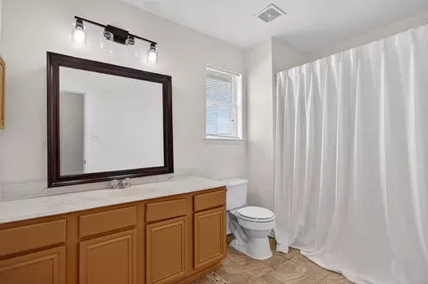 Bath - 513 Timberside, Terrell, TX 75161 photo 3 of 3
