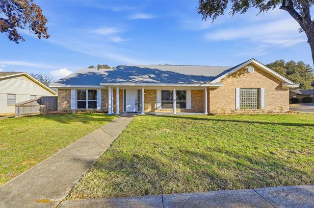 3301 Peachtree Ln, Pantego, TX 76013