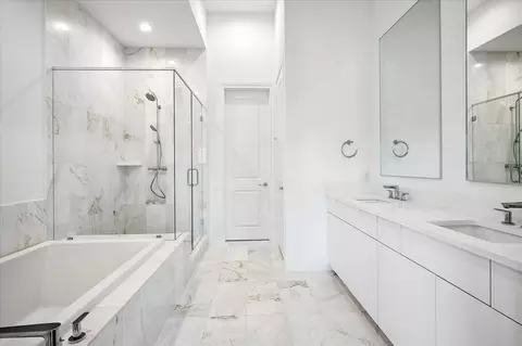 Bath - 6019 Laurel Ln, Addison, TX 75001 photo 1 of 1