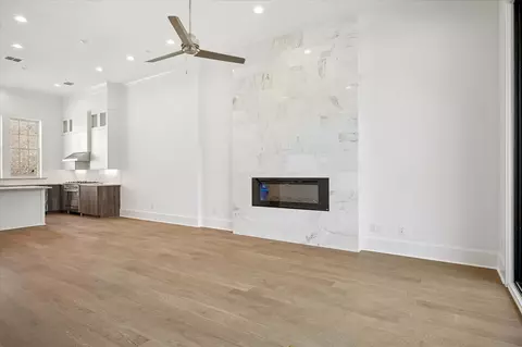 Living - 6019 Laurel Ln, Addison, TX 75001 photo 3 of 3