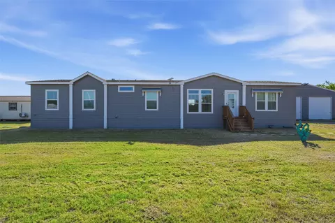404 Hcr 3258, Mount Calm, TX 76673