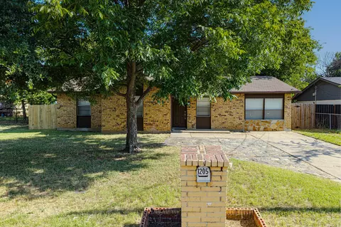 1205 SE 14th St, Mineral Wells, TX 76067