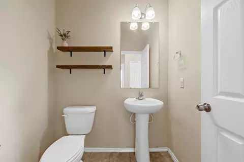 Bath - 11116 Whitlock Dr, Lorena, TX 76655 photo 1 of 4