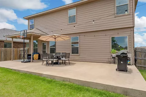 Exterior - 11116 Whitlock Dr, Lorena, TX 76655 photo 6 of 9