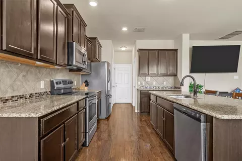 Kitchen - 11116 Whitlock Dr, Lorena, TX 76655 photo 3 of 6