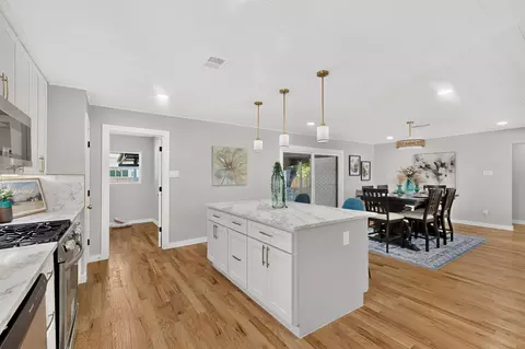 811 Tarryall Dr, Dallas, TX 75224