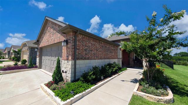 945 Hidden Eddy Dr, Mckinney, TX 75071
