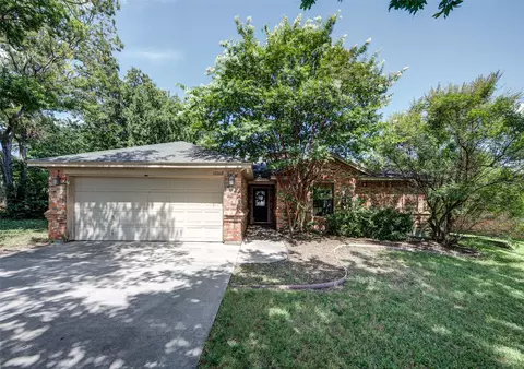 1606 N Mcdonald Ave #B, Decatur, TX 76234