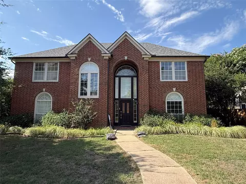 6832 Clear Spring Dr, Fort Worth, TX 76132