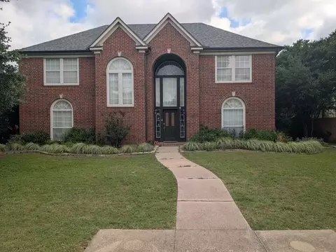6832 Clear Spring Dr, Fort Worth, TX 76132