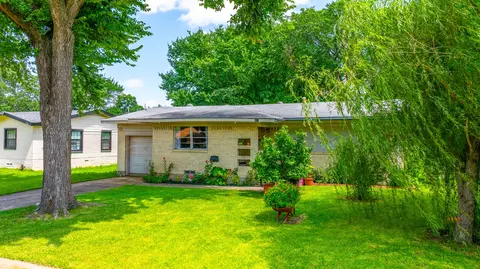 301 W Ridgewood Dr, Garland, TX 75041