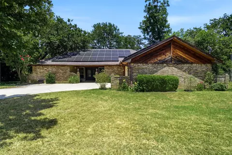 35 Hickory Hills Blvd, Hickory Creek, TX 75065
