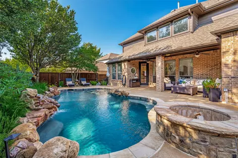 712 Glendevon Dr, Mckinney, TX 75071