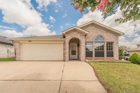 10212 Brea Canyon Rd, Fort Worth, TX 76108