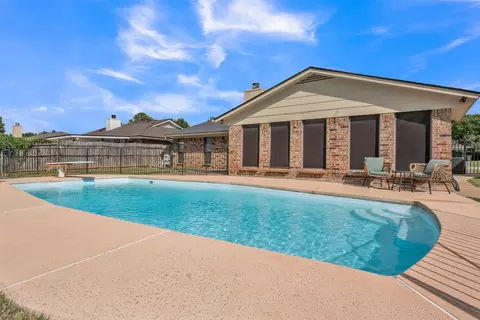 735 Danvers Ln, Mansfield, TX 76063