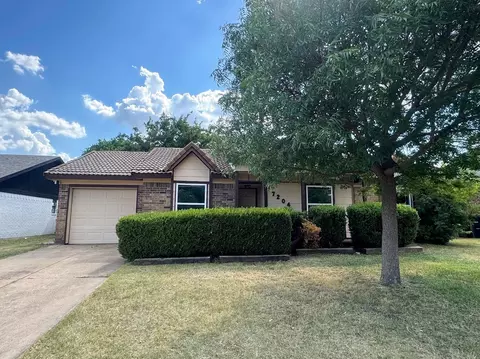 7204 Ridge Rd, Fort Worth, TX 76133