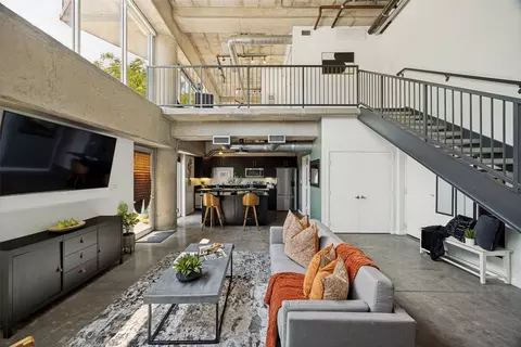 1001 Belleview St #101, Dallas, TX 75215