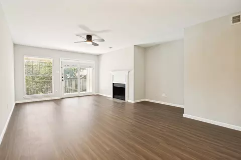 2535 Wedglea Dr #224, Dallas, TX 75211