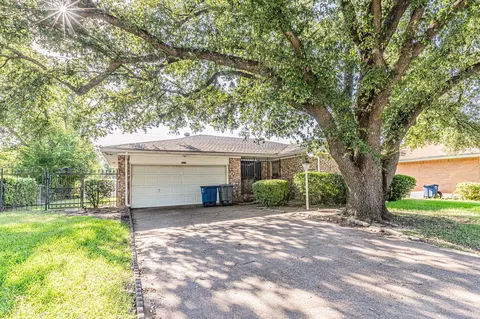 5910 Cedar Glen Dr, Dallas, TX 75232