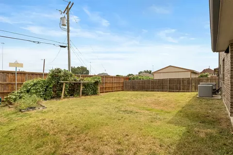 Exterior - 603 E Alexander Ln, Euless, TX 76040 photo 8 of 8