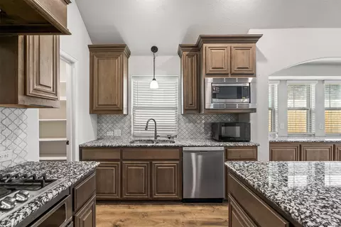 Kitchen - 603 E Alexander Ln, Euless, TX 76040 photo 2 of 2