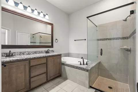 Bath - 603 E Alexander Ln, Euless, TX 76040 photo 1 of 3