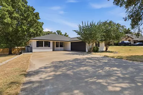 9705 Rosalie Ct, Granbury, TX 76049