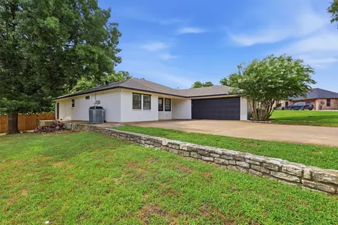 9705 Rosalie Ct, Granbury, TX 76049