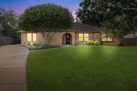 4812 Arabian Ct, Arlington, TX 76017