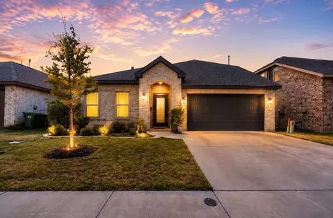 1157 Country Glen Dr, Godley, TX 76044