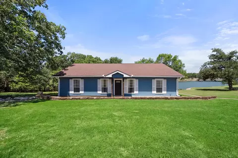 3010 Emmons Cir, Streetman, TX 75859