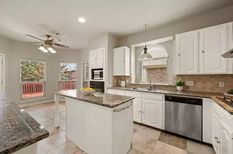 1133 Kelly Ln, Lewisville, TX 75077