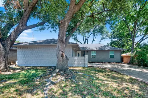 2309 Indian Creek Dr, Irving, TX 75060