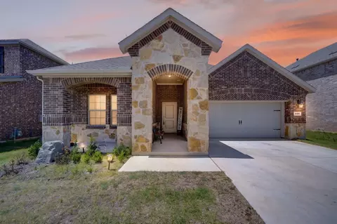 10105 Sunnyview Ln, Aubrey, TX 76227