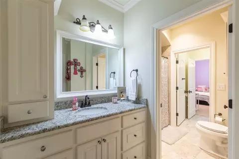 Bath - 709 Prosperity Rd, Abilene, TX 79602 photo 5 of 6