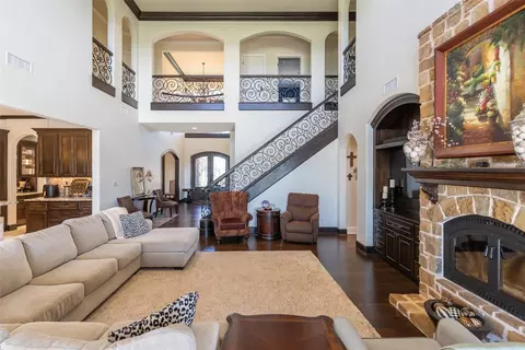Living - 709 Prosperity Rd, Abilene, TX 79602 photo 4 of 5