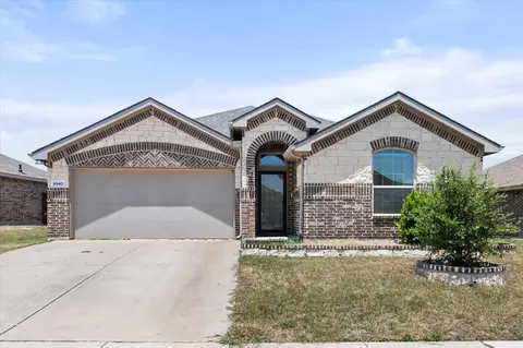 5340 Brentlawn Dr, Fort Worth, TX 76179