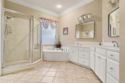 Bath - 4 Griffith Ct, Terrell, TX 75160 photo 1 of 3