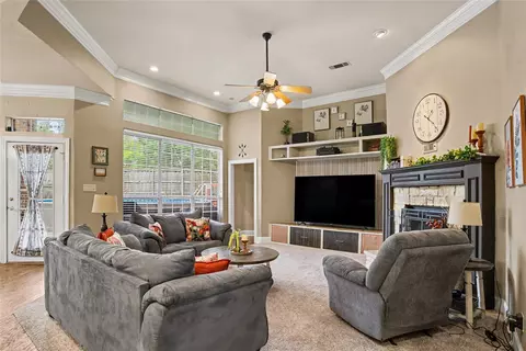 Living - 4 Griffith Ct, Terrell, TX 75160 photo 1 of 2